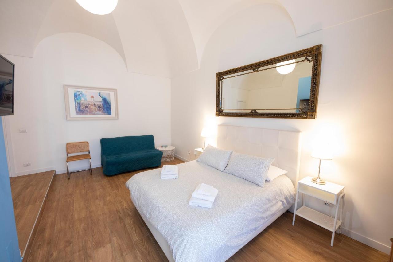 Uzeda Inn Apartment Катания Екстериор снимка