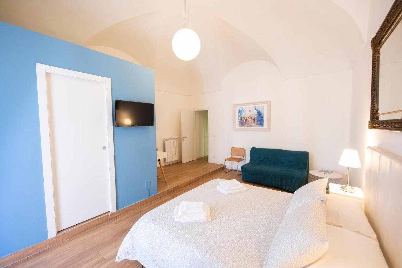 Uzeda Inn Apartment Катания Екстериор снимка